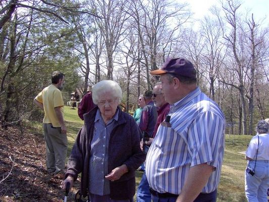 ffWeaver,GingerBallardRichBallard,ShirleyKurtzbackground.JPG
Left to right, Jeff Weaver (background in yellow shirt), Pauline Davis talking with Rick Lindamood.  April 7, 2006, photo by Carol Lindamood.
