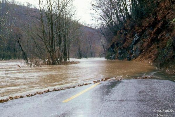 McCready - Flood of 1977
FLOOD  /  VA. HWY 91  /  McCREADY AREA  /  SALTVILLE, VA.  /  DECEMBER 1972.  Courtesy of Don Smith [email]dsmith1043@comcast.net[/email]

