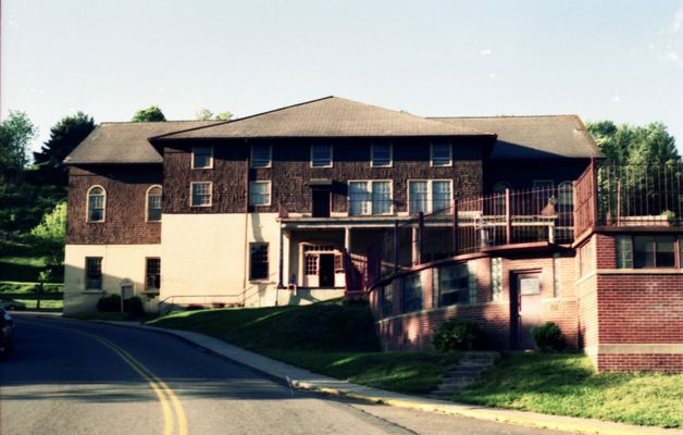 friesreccenter.jpg
Fries Recreation Center, previously known as John Thorpe YMCA and originally as Fries Lyceum".  Photo courtesy of David Arnold [email]david.arnold@adelphia.net[/email].
