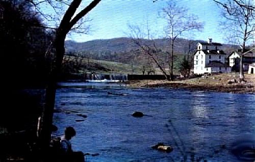 grahamsforge.jpg
This is a 1960s postcard view of this Wythe County landmark.

