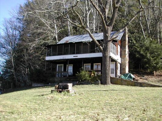 Baywood - Hampton Lodge
Built in 1947 at the confluence of Little River and New River.  This photo courtesy of Wade Weekes [email]weekesh@earthlink.net[/email]
