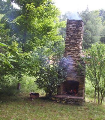 hashcabin1.jpg
Photo by Jeff Weaver, Summer 2003.
