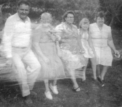 Holdaway - Perkins
Not sure who they all are, but the lady third from left is Elizabeth Perkins Holdaway, wife of Roscoe, Barbara Eitel and Anne Holdaway Eitel.  The two on the left are probably Perkins kin from Grayson County.  Courtesy of Cathy Bell[email]cjbell47#goldenwest.netp/email]

