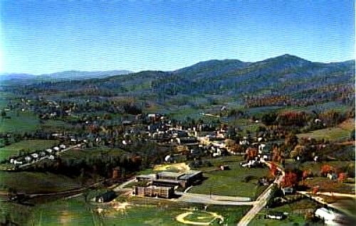 Independence - Grayson County High School
This is a 1960s aerial view of the Grayson County High School.
