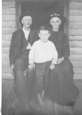 lester29.jpg
This couple lived in Glade Spring, VA.

