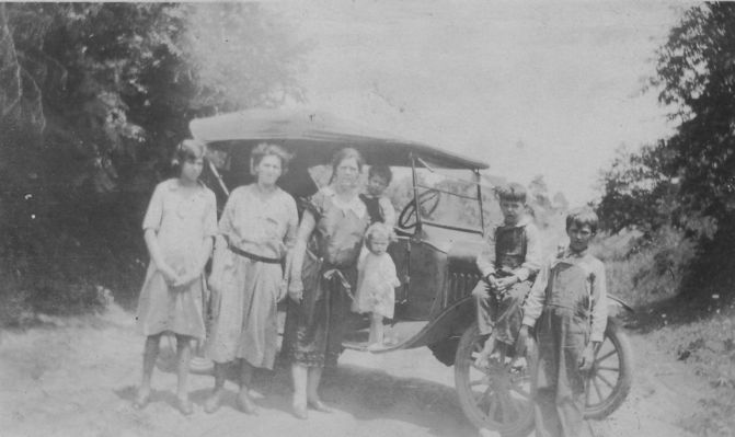lester30.jpg
This photograph was taken in 1924.
