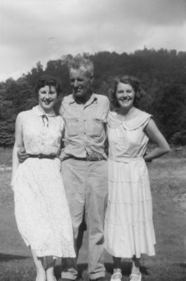 Weaver, Arthur Fred with daughters Mae and Mattie
This photo was taken in 1954 by Clarence Weaver at Grassy Creek.
