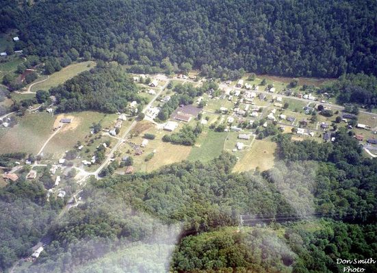 McCready - Aerial View
This aerial view of McCready's Gap was taken August 28, 1997 by Don Smith [email]dsmith1043@comcast.net[/email]
