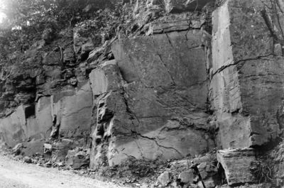 McCready - Sandstone Cliff
this ca.1910 image from the U.S. Geological Survey shows a sandstone cliff near McCready, Smyth County, VA,
