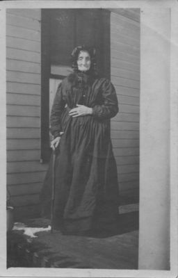 mhweaver.jpg
This is another photo of Mary M. Humphrey Weaver.  She died in 1911, I would venture to say this photo was taken not many years before she died. Courtesy of Debi Coe.  [email]repunzul@tampabay.rr.com[/email]

