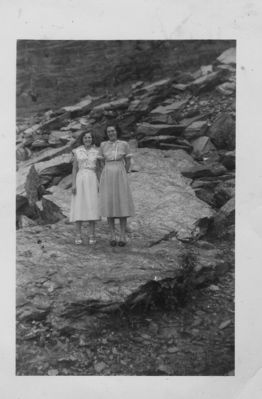 Weaver, Maxine and Sue Lee Phipps Weaver
This photo dates from the late 1950s.
