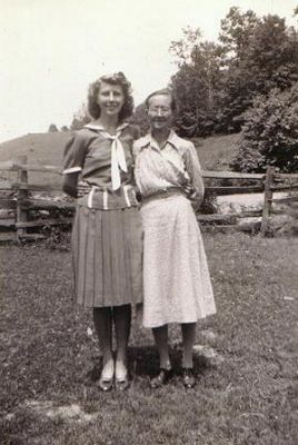 Nelia (younger) and Lalie (older) Sexton (Courtesy of Heather Sexton)
