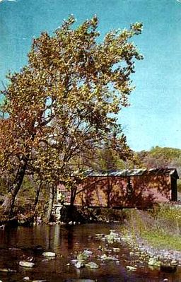 newportcoveredbridge.jpg
This is from a 1950s era postcard.
