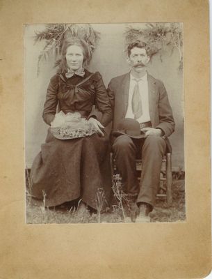 osbornenancydrucilla.jpg
Nancy Drucilla Osborne, daughter of Franklin Leander and Malvina Weiss Osborne, and her husband Arthur Owen.  Courtesy of Eleanor Jo Cox [email]ejcox@naxs.com[/email]
