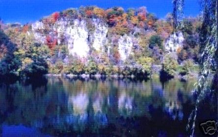 palisaidesofnewriver.jpg
From a late 20th century chrome postcard.
