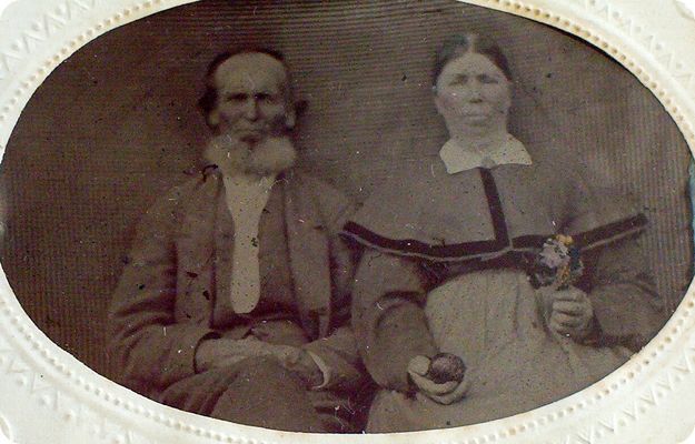 pennington stephen
Stephen K. Pennington (1821-1890), son of Samuel Pennington and Elizabeth Anderson; Johannah Spencer (1820-1911) daughter of Isaac Spencer and (Jo)Hannah unknown.  Courtesy of Emily Kilby [email]erk44@verizon.net[/email]
