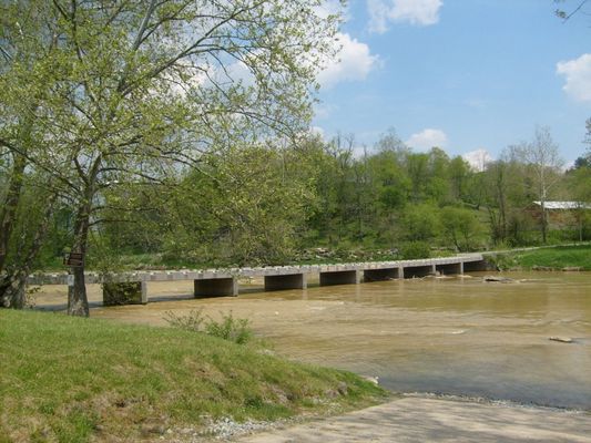 Cox's Chapel - Low Water Bridge
This is the low water bridge over New River At Cox's Chapel.  Photo May 11, 2007 by Jeff Weaver.
