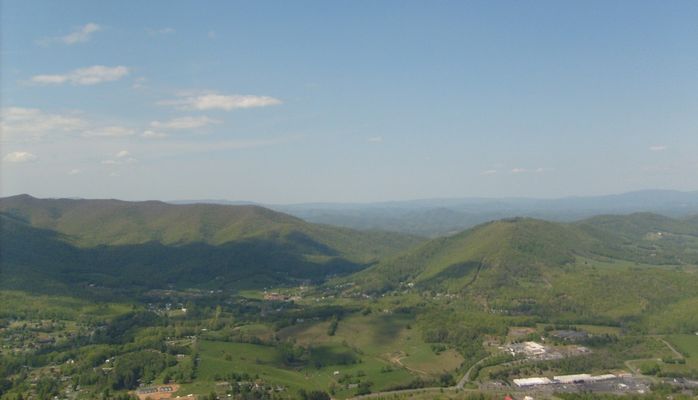 Jefferson - View from Mount Jefferson
This is a northerly view from atop Mount Jefferson, looking into Grayson County, Virginia in the distance.  If you want to know more, you can check out the [url=http://ils.unc.edu/parkproject/visit/moje/home.html]Mount Jefferson State Park Website.[/url] Photo by Jeff Weaver, May 13, 2007.

