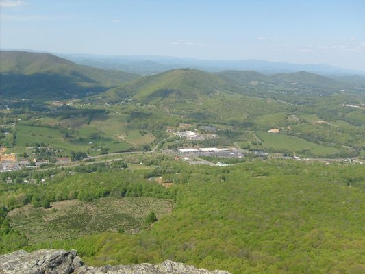 Jefferson - View from Mount Jefferson
This photo shows the eastern end of the [url=http://en.wikipedia.org/wiki/Jefferson,_North_Carolina]town of Jefferson[/url] from Mount Jefferson.  The building in the center of the photo is the Ashe Memorial Hospital.  In front of that is a shopping center.  Photo by Jeff Weaver, May 13, 2007.
