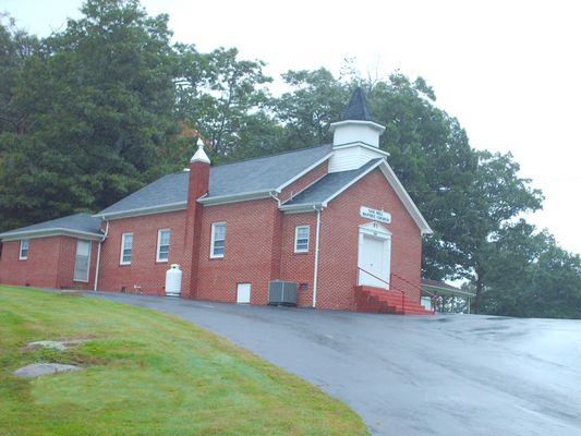 pics 059.jpg
Photo September 13, 2006 by Jeff Weaver.  This church is located on Deep Ford Road.  
