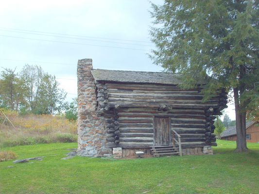 pics 082.jpg
This building is on the grounds of the [url=http://www.craborchardmuseum.com/]Crab Orchard Museum and Pioneer Park[/url].  Photo September 20, 2006 by Jeff Weaver.
