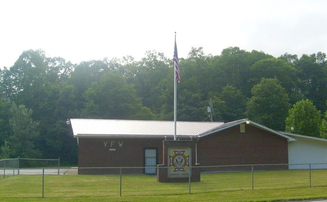 Damascus - VFW Hall
Damascus has had an active Veterans of Foreign Wars post since the close of World War I.  Photo by Jeff Weaver, June 20, 2007.
