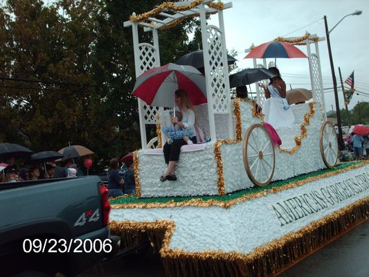 pics 140.jpg
"America's Georgeous Girls" One of the floats in the 2006 Chilhowie Apple Festival.  Photo September 23, 2006 by Jeff Weaver.

