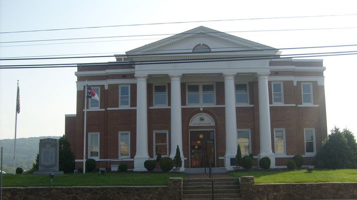 Sparta - Alleghany County Court House
Photo June 27, 2007 by Jeff Weaver.
