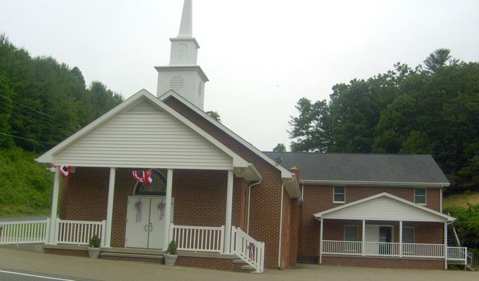West Jefferson - North Beaver Baptist Church
Photo July 11, 2007 by Jeff Weaver.
