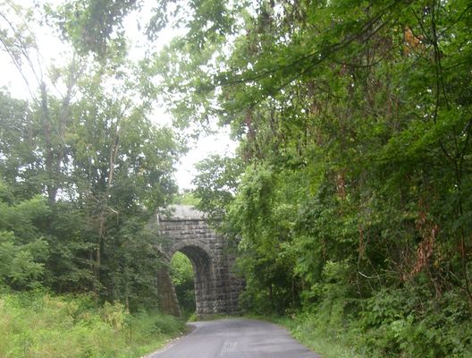 Seven Mile Ford - Railroad Trestle
This limestone trestle over the Middle Fork of Holston River was built in 1857 and is still in use.  Photo July 13, 2007, by Jeff Weaver.
