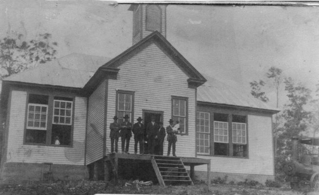 piedmontschool.jpg
This photo circa. 1910 or so, is courtesy of Sadie Stamper Greer.  Note the steam engine to the extreme right of the image.
