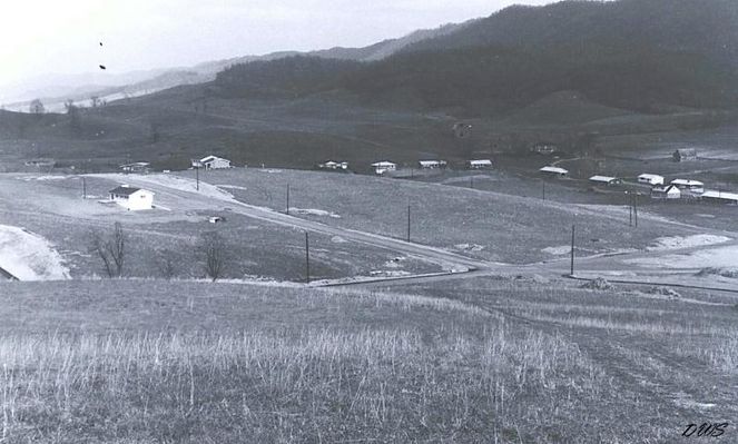 pleasanthgts366.jpg
This photo by Don Smith was taken in March 1966.  It shows the Pleasant Heights subdivision in its infancy.  [email]dsmith1043@comcast.net[/email].
