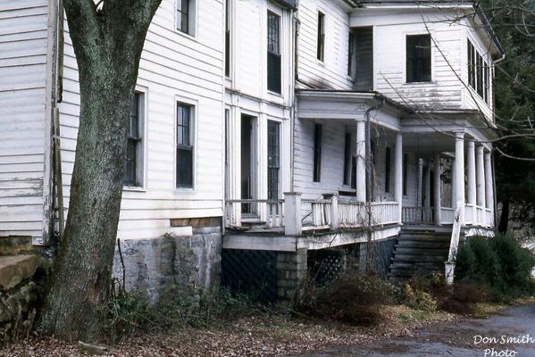 Saltville - Preston House
This photo was taken february 1976 by Don Smith [email]dsmith1043@comcast.nett[/email]
