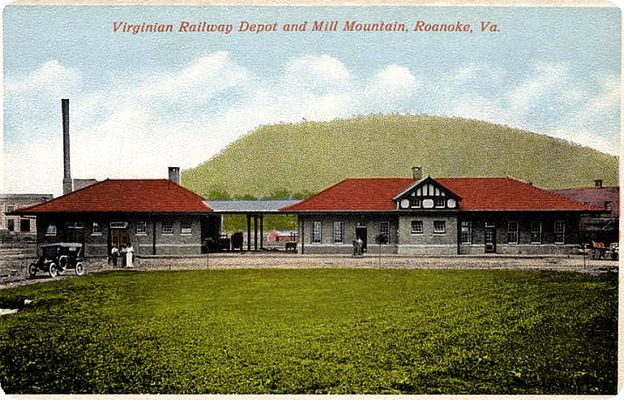 roanokedepot1915.jpg
This postcard was created about 1915.
