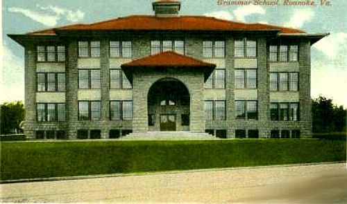 roanokegrammarsch.jpg
This postcard dates from the 1915-1930 period.
