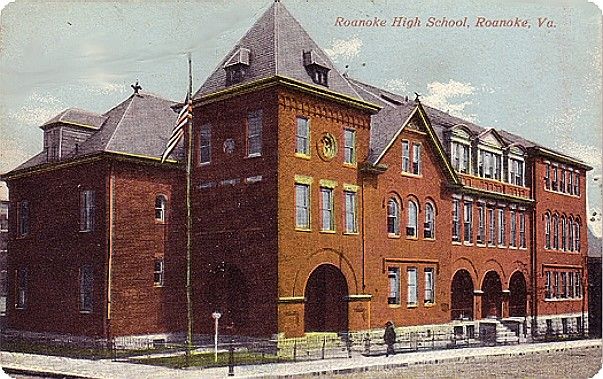 roanokehs1910.jpg
This is from a 1910 postcard.
