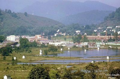 Saltvo;;e - Well Fields
WELL FIELDS AND TOWN.  SALTVILLE, VA.
 
SEPTEMBER 7, 1969.  135MM TELE.  Courtesy of Don Smith [email]dsmith1043@comcast.net[/email]

