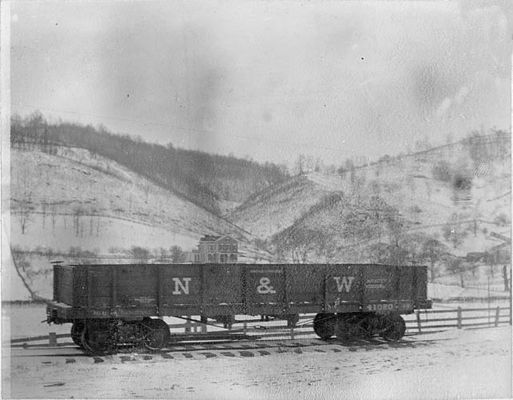 saltvillerailcar.jpg
This photo dates from the mid-20th century.
