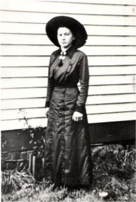 scan0009.jpg
This is a photograph of Hattie Mae Thomas in 1913 when she taught school at Carsinsville, VA with Bert Rhudy.  She was 16 years old and the daughter of William Jefferson and Matilda Belle Kinzer Thomas.  Courtesy of Irene Baldwin [email]ibaldi@erols.com[/email]

