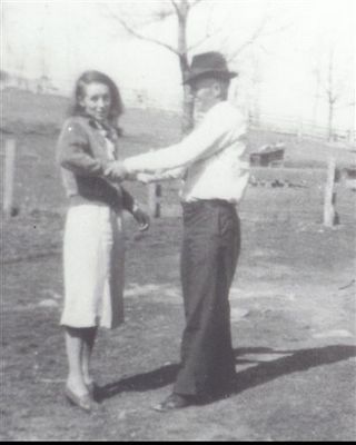 spencerblakeviola.jpg
This photo, ca late 1920's, is Lanta Viola Richardson and John Blake Spencer around the time they were married.  Courtesy of Eleanor Jo Cox [email]ejcox@naxs.com[/email]
