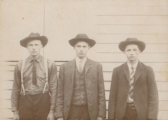 spencerbrothers.jpg
Spencer brothers: Charles Enoch, Victor Franklin, William Glen.  Courtesy of Eleanor Jo Cox [email]ejcox@naxs.com[/email]

