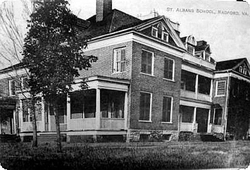 Radford - St. Albans School
This postcard is from the first 1/3 of the 20ths century, probably from the 1920s.
