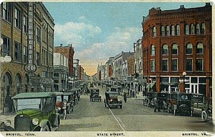 statestreet1927a.jpg
This is a daytime view of State Street in 1927.
