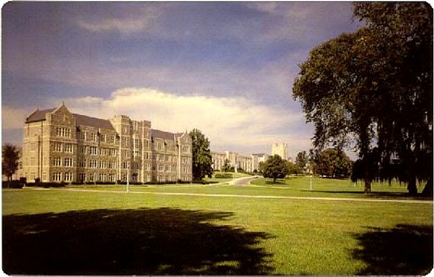 Blacksburg - Virginia Tech Campus
The prominent building in this 1960s postcard is Davidson Hall.
