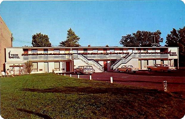 techmotel.jpg
This is from an early 1960s postcard.
