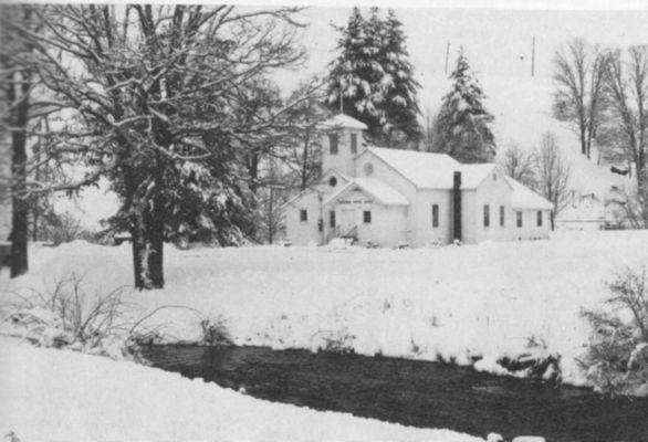 tuckerdalebaptist.jpg
Located on the banks of Horse Creek about 3 miles north of Lansing.

