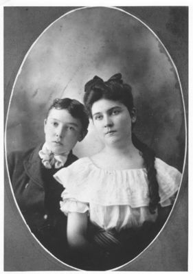unknown1~0.jpg
Courtesy of Lila Ford [email]lila607@yahoo.com[/email]
Keywords: Unknown, woman, boy