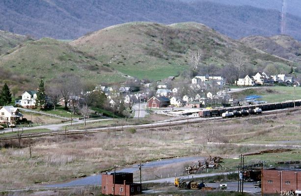 upperwellfields41973.jpg
This April 1073 photo by Don Smith [email]dsmith1043@comcast.net[/email] shows the Upper Well Fields and West Main Street in April 1973.
