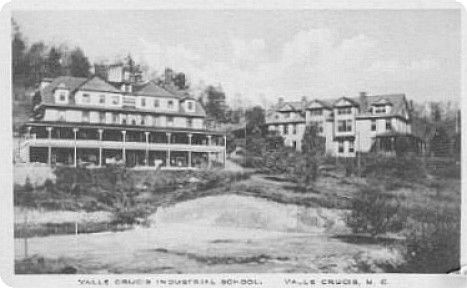 vallecrucisschool.jpg
This is the Episcopal Church Mission School at Valle Crucis circa 1910.
