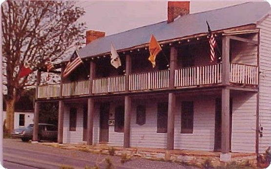 valleypikeinn.jpg
From 1960s postcard.
